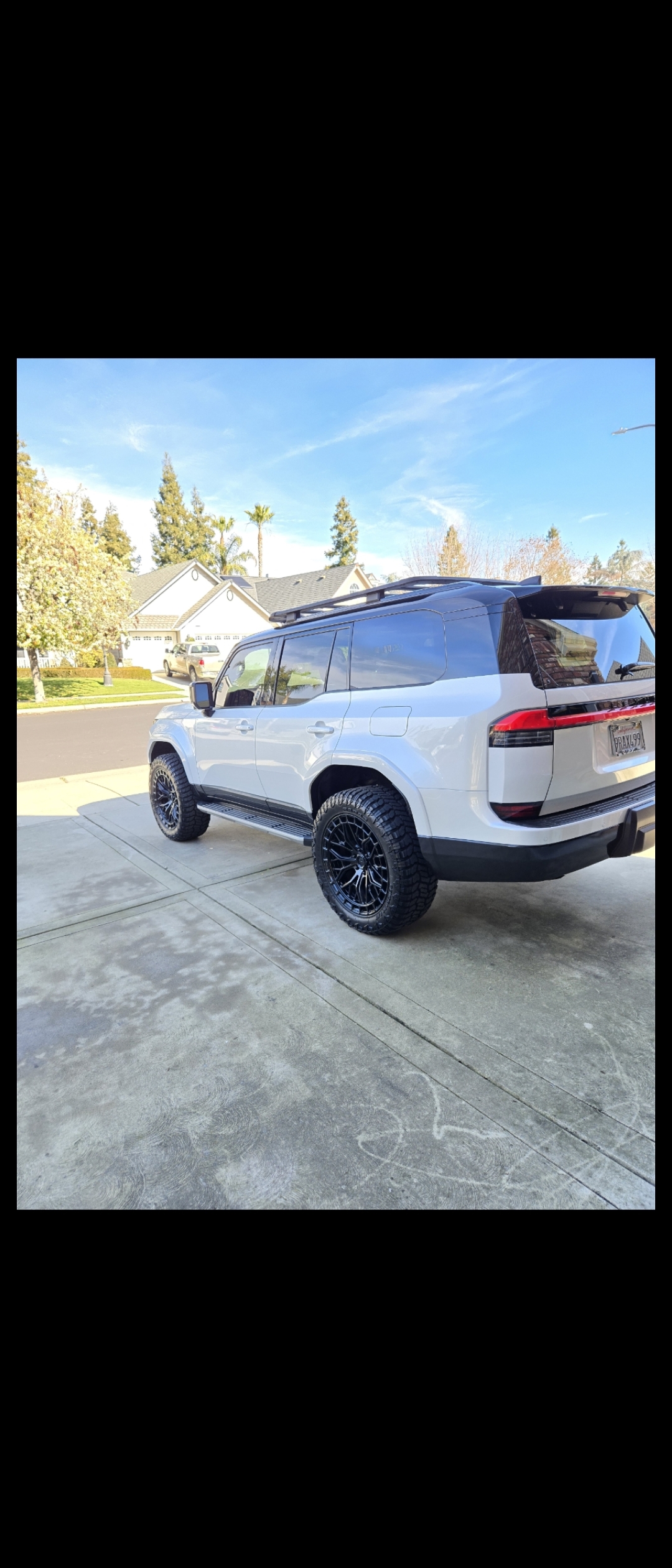 Used 2024 Lexus GX 550 w/ Accessory Package (31) AWD/4WD image 2