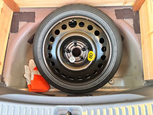 Used 2020 Chevrolet Bolt LT image 30