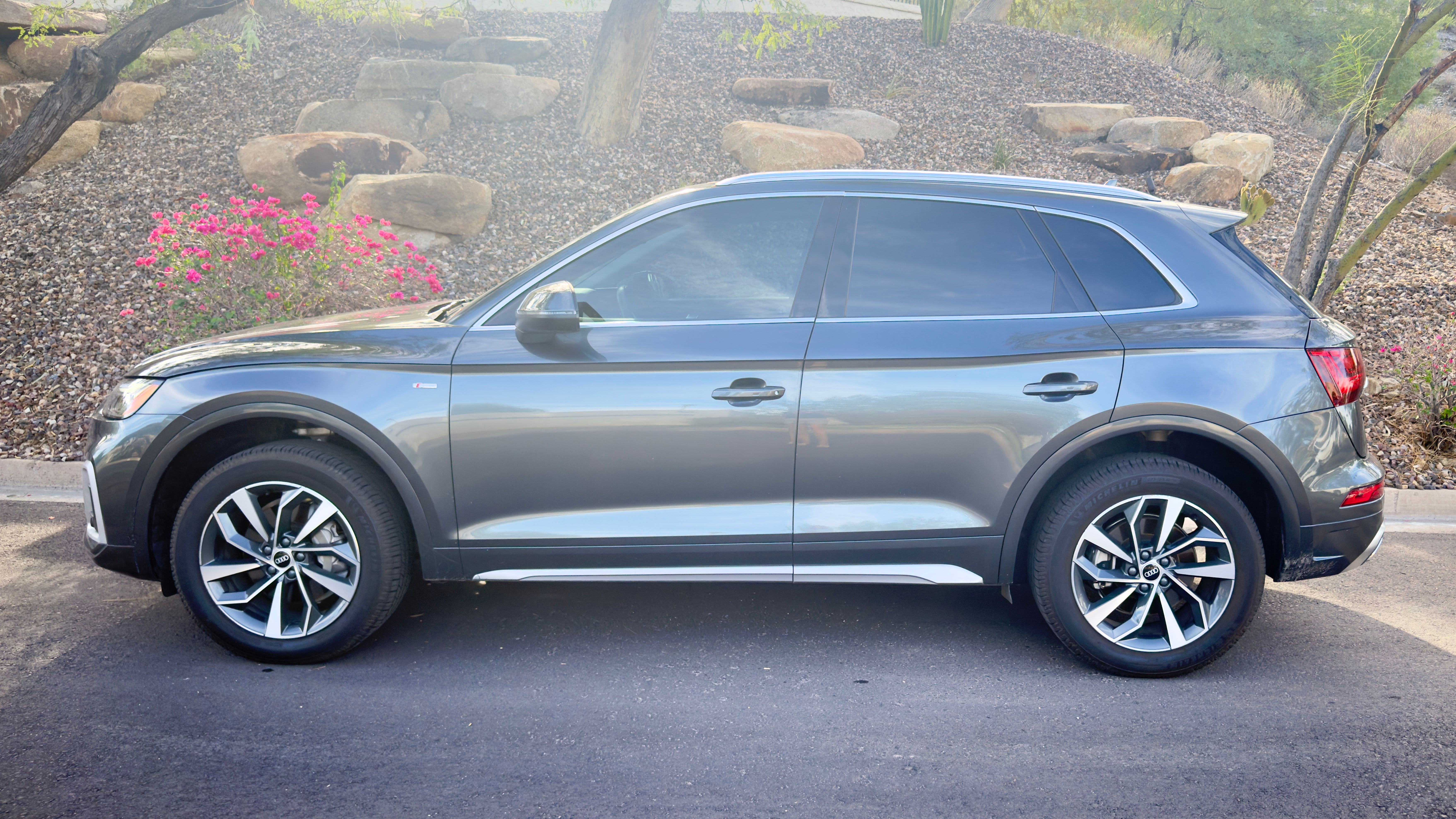Used 2022 Audi Q5 2.0T Premium Plus w/ Premium Plus Package AWD/4WD image 6