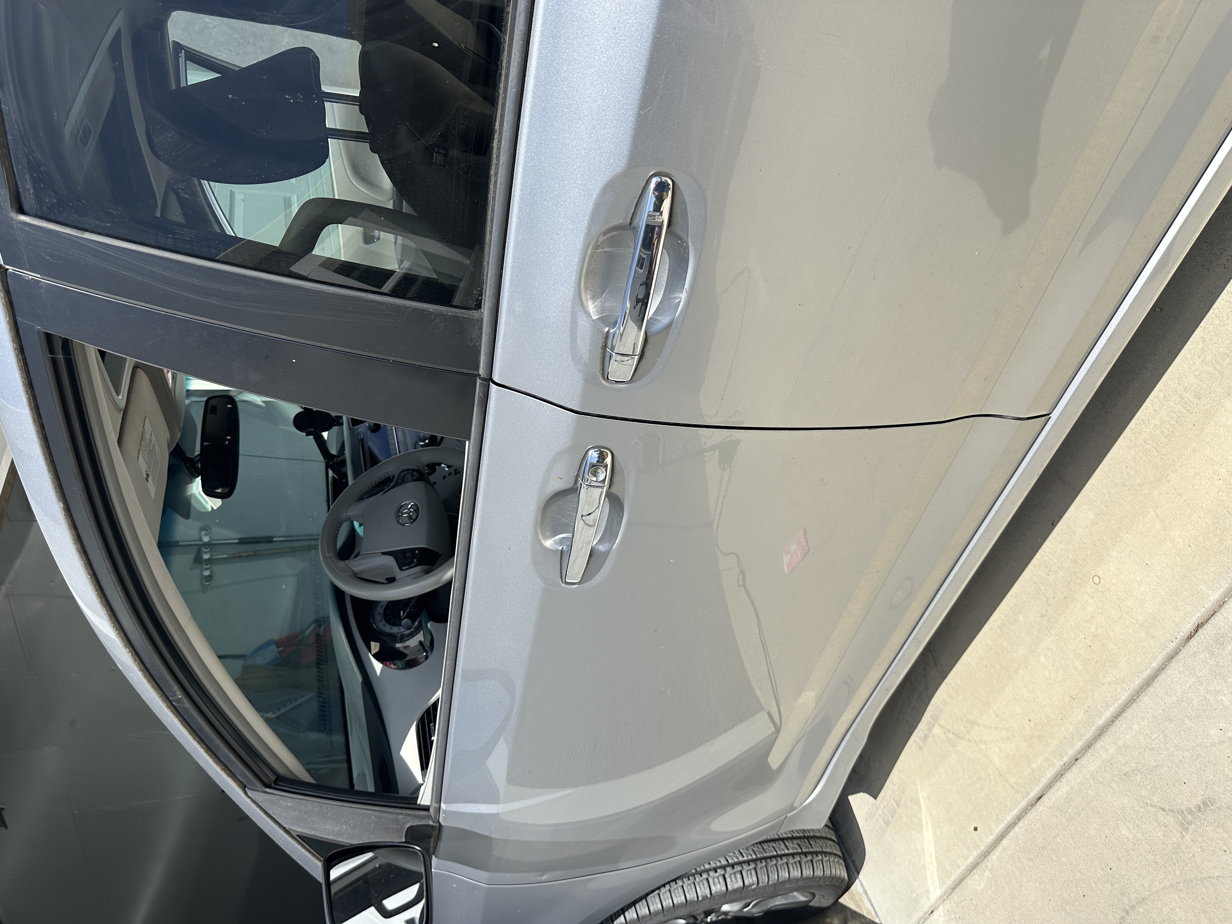 Used 2013 Toyota Sienna SE FWD image 17