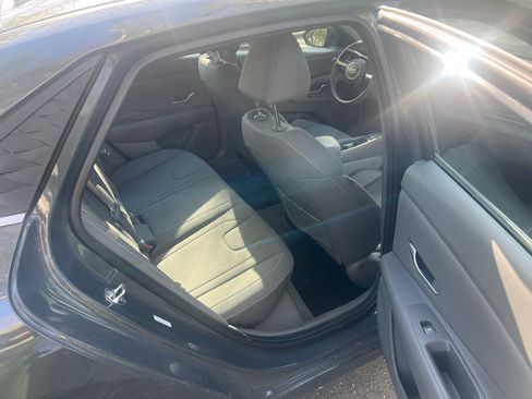 Used 2024 Hyundai Elantra SEL w/ Convenience Package image 12
