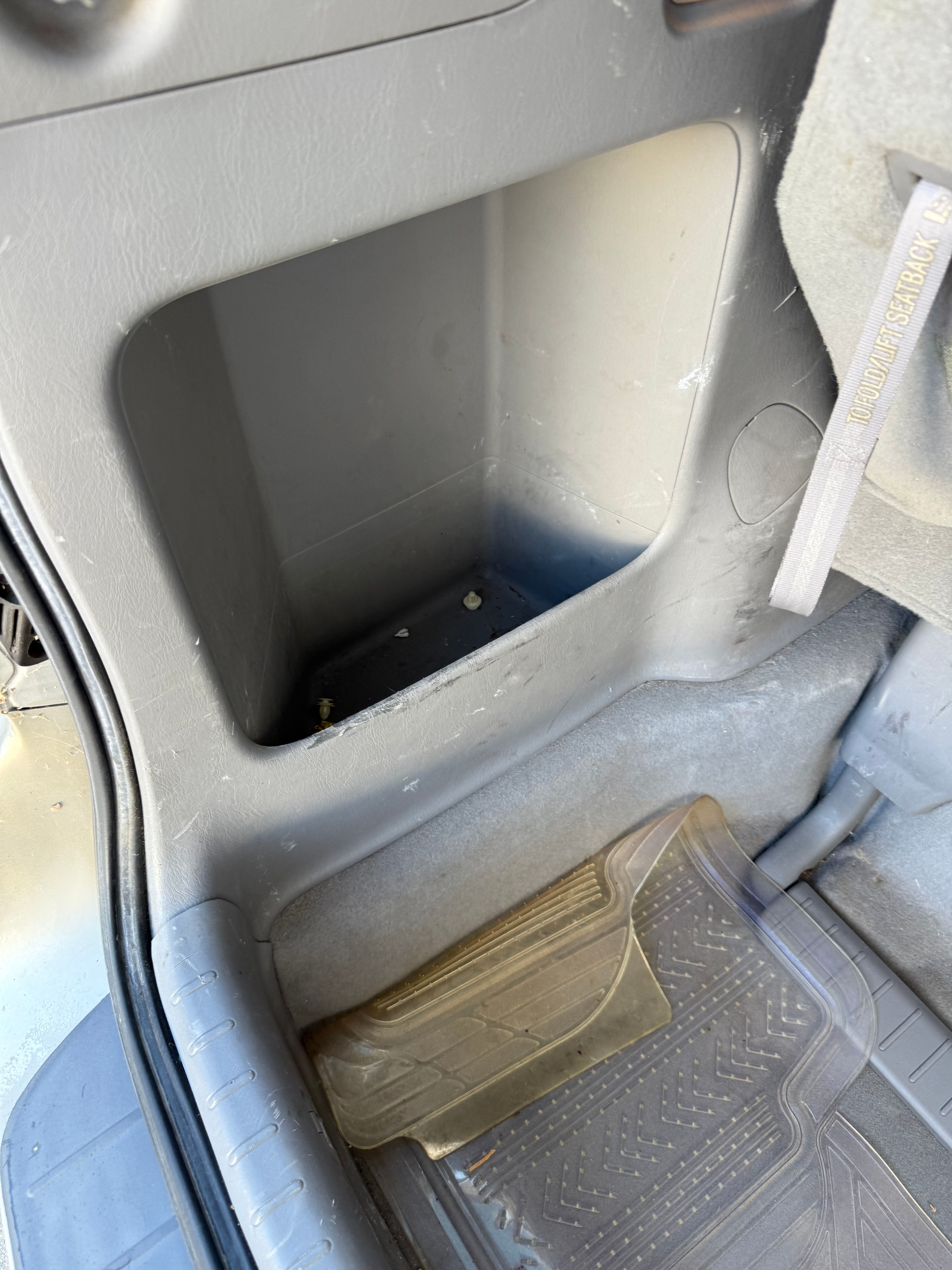 Used 2004 Toyota Sienna LE FWD image 10