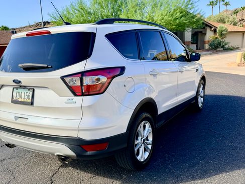 Used 2018 Ford Escape SE FWD image 9