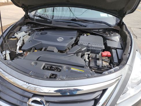 Used 2015 Nissan Altima 2.5 SV image 18