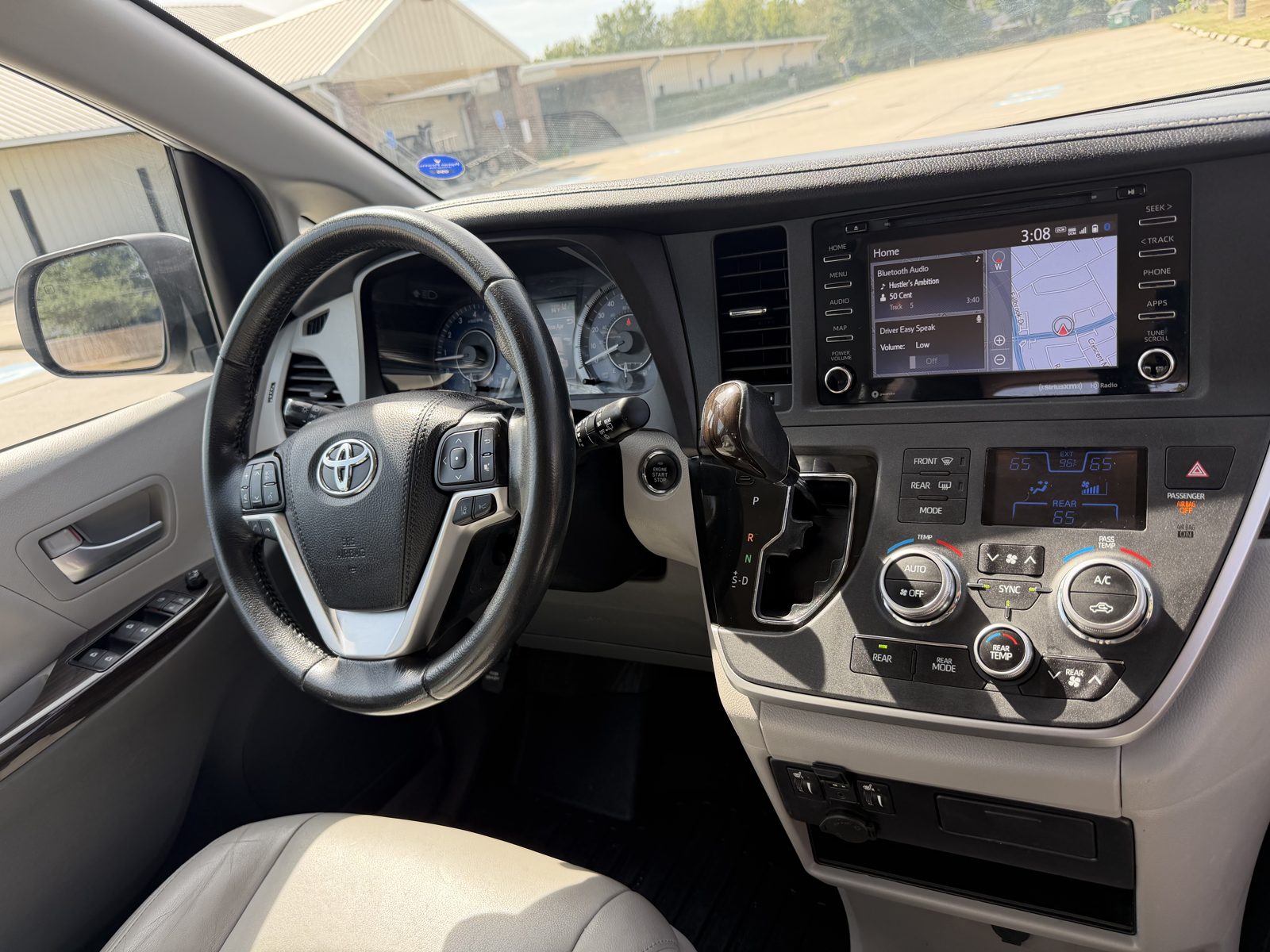Used 2020 Toyota Sienna XLE w/ XLE Navigation Package AWD/4WD image 12