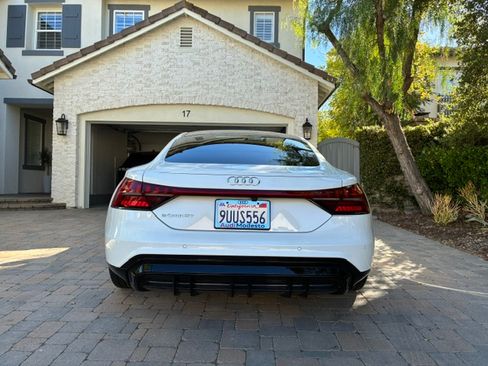 Used 2022 Audi e-tron GT Premium Plus w/ Performance Package AWD/4WD image 5
