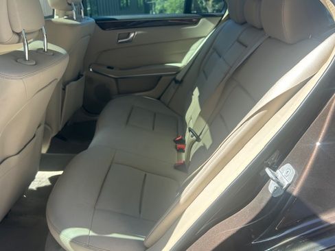 Used 2015 Mercedes-Benz E 250 BlueTEC 4MATIC Sedan image 12