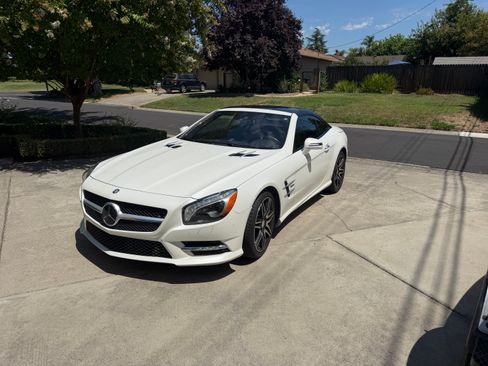 Used 2015 Mercedes-Benz SL 550 image 1