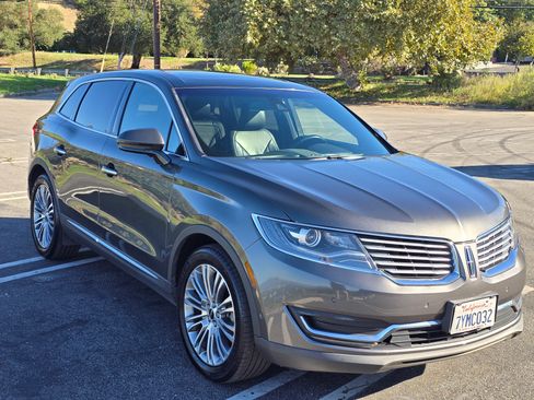 Used 2017 Lincoln MKX Reserve image 9