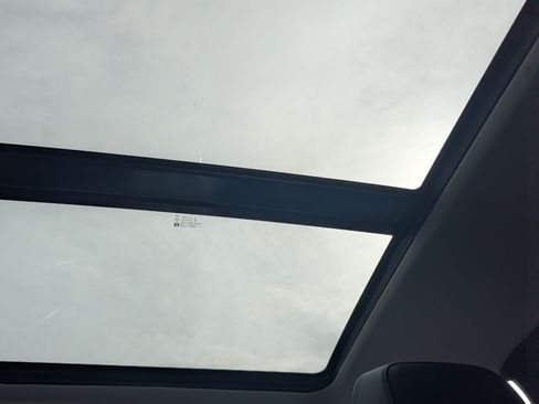 Used 2019 Chevrolet Blazer LT w/ Sun and Wheels Package image 15