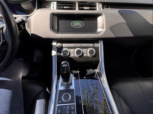 Used 2017 Land Rover Range Rover Sport HSE image 9