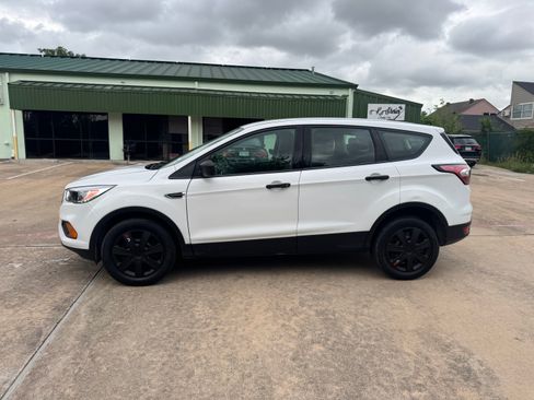 Used 2018 Ford Escape S image 6