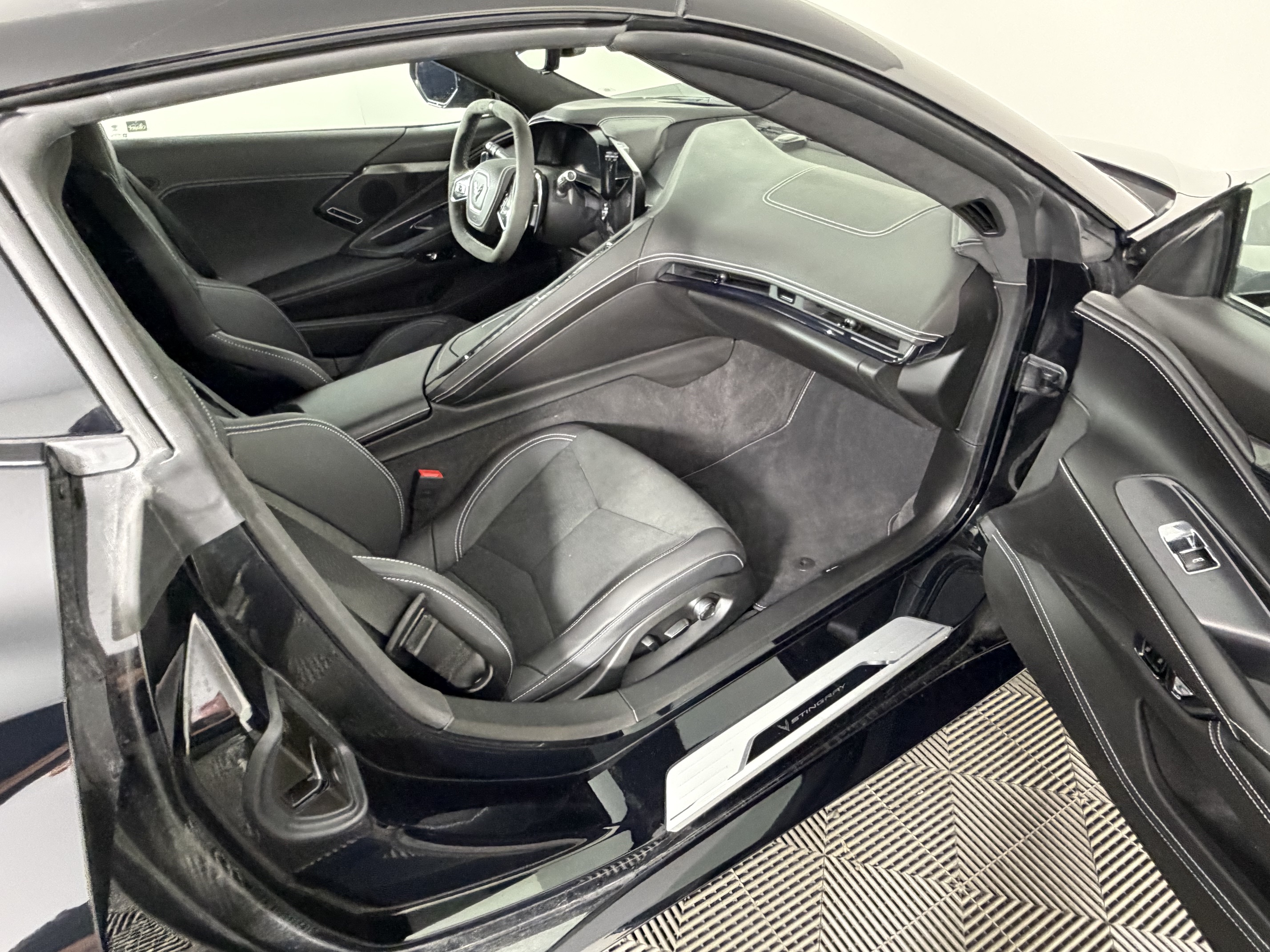 Used 2023 Chevrolet Corvette Stingray Premium Cpe w/ Z51 Performance Package RWD image 15