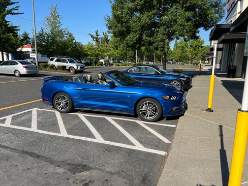 Used 2017 Ford Mustang Premium RWD image 2