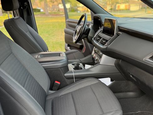 Used 2022 GMC Yukon XL SLE w/ Gmc Pro Safety Plus Package image 8