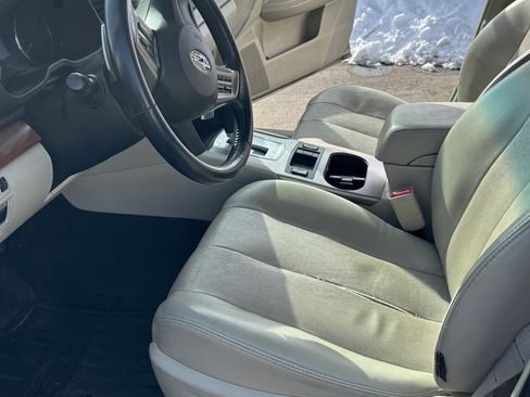 Used 2014 Subaru Outback 2.5i Limited w/ Moonroof Package image 8