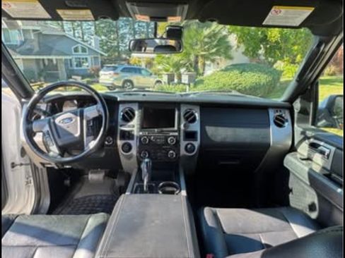 Used 2017 Ford Expedition EL Limited image 10