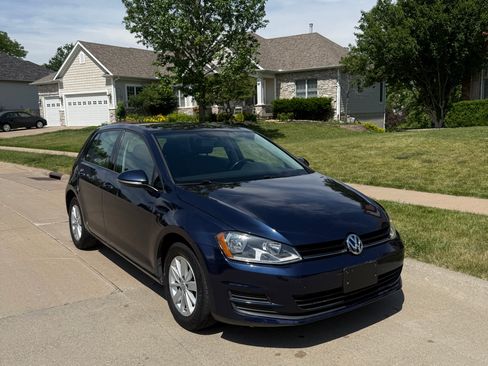Used 2016 Volkswagen Golf S FWD image 1