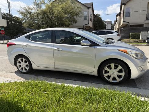 Used 2012 Hyundai Elantra Limited image 5