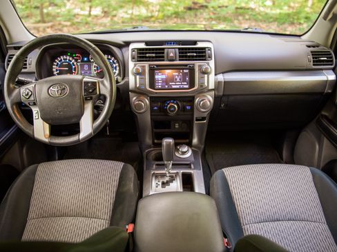 Used 2017 Toyota 4Runner SR5 image 10