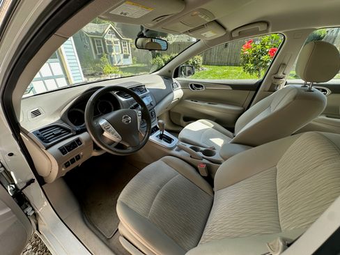 Used 2014 Nissan Sentra SV w/ SV Driver Package FWD image 13
