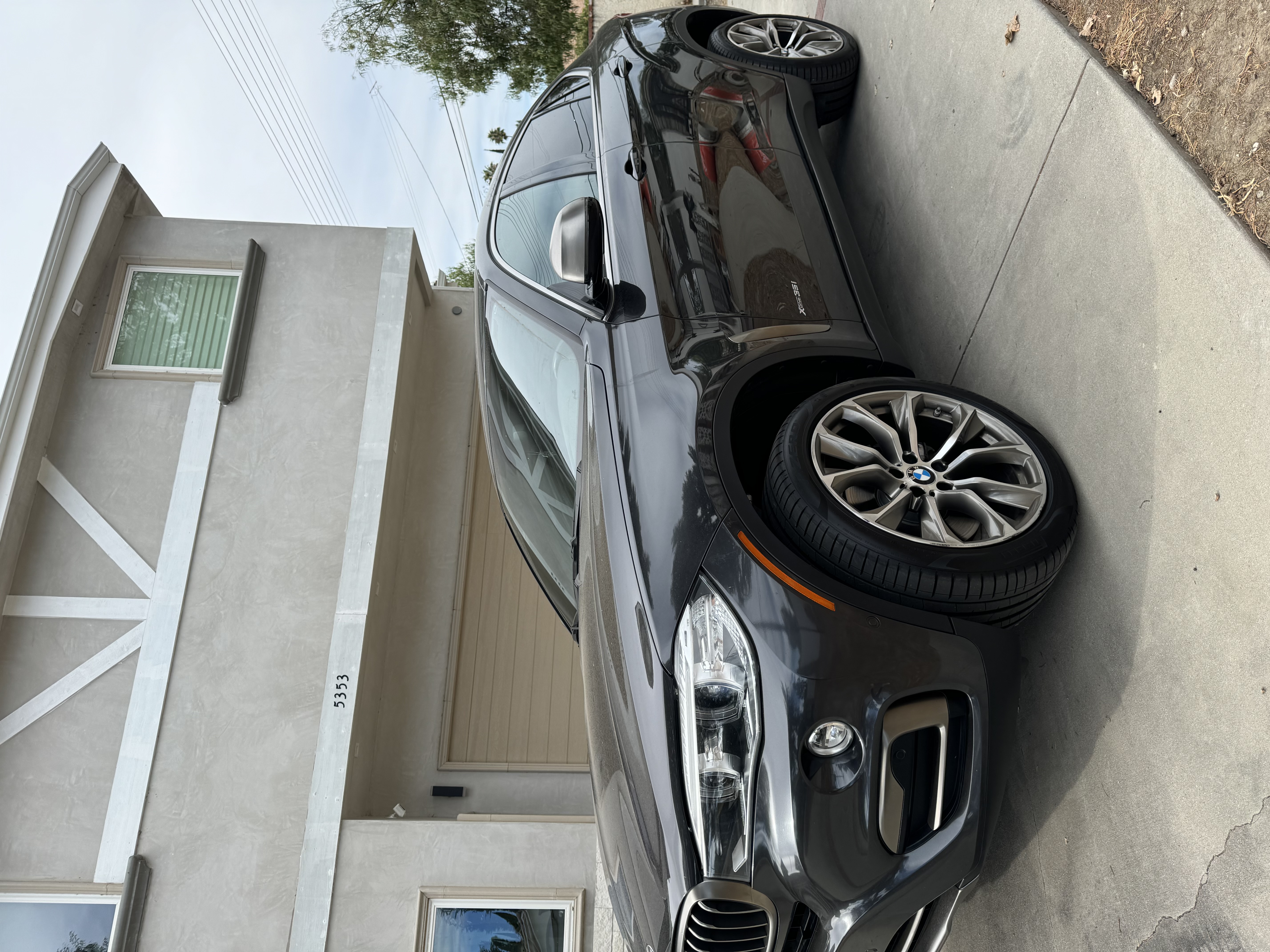 Used 2018 BMW X6 xDrive35i AWD/4WD image 1