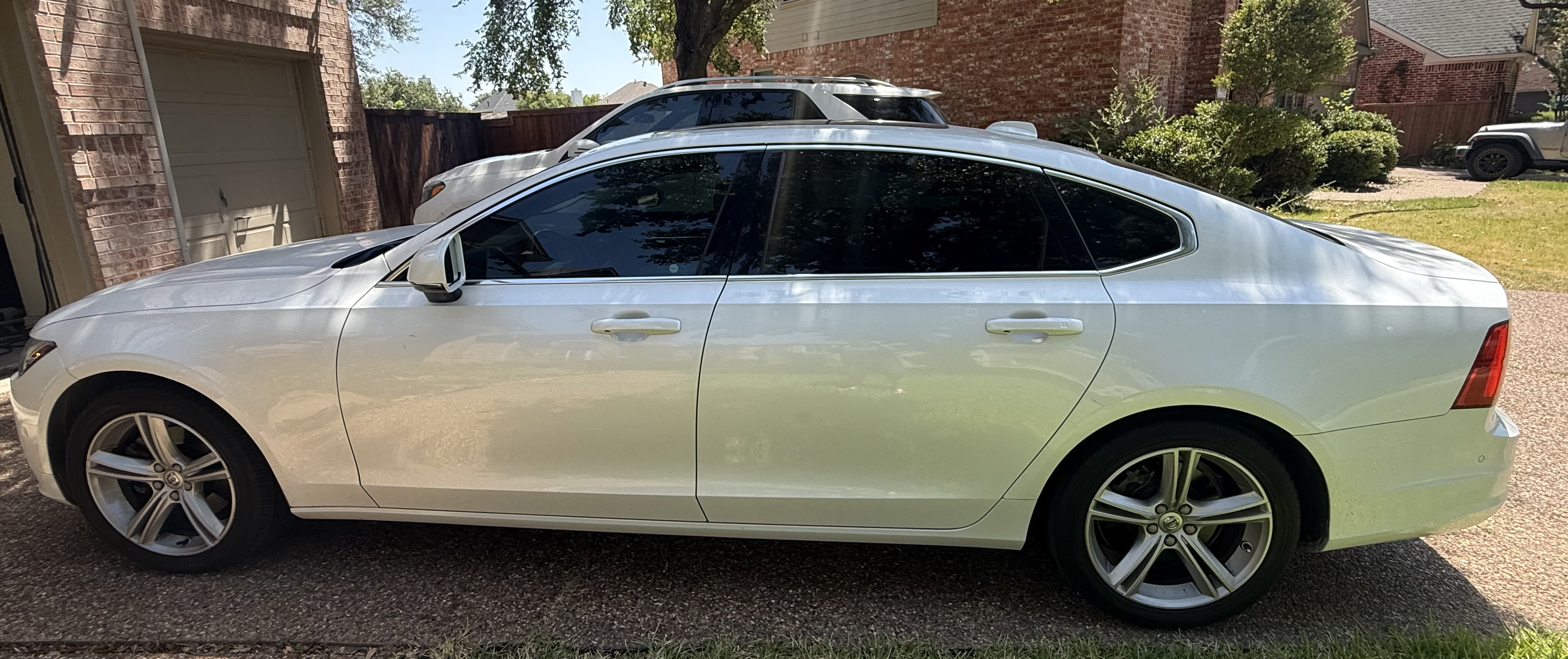 Used 2018 Volvo S90 T5 Momentum w/ Convenience Package AWD/4WD image 2