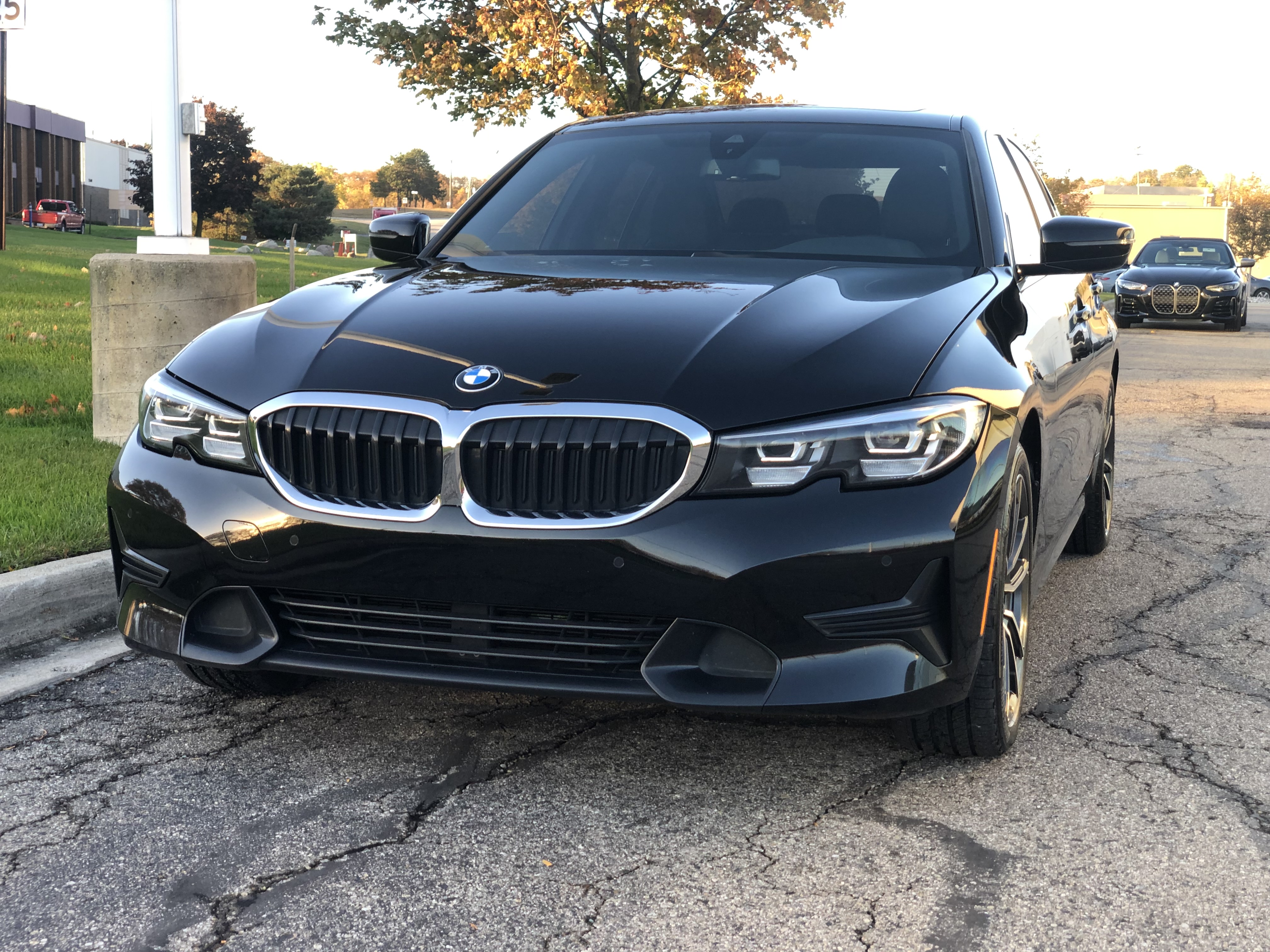 Used 2019 BMW 330i xDrive Sedan w/ Driving Assistance Package AWD/4WD image 4