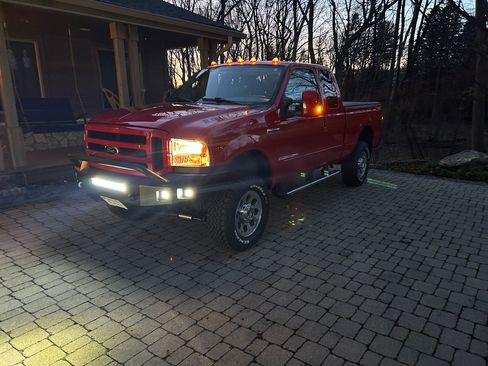 Used 2007 Ford F350 XLT image 1