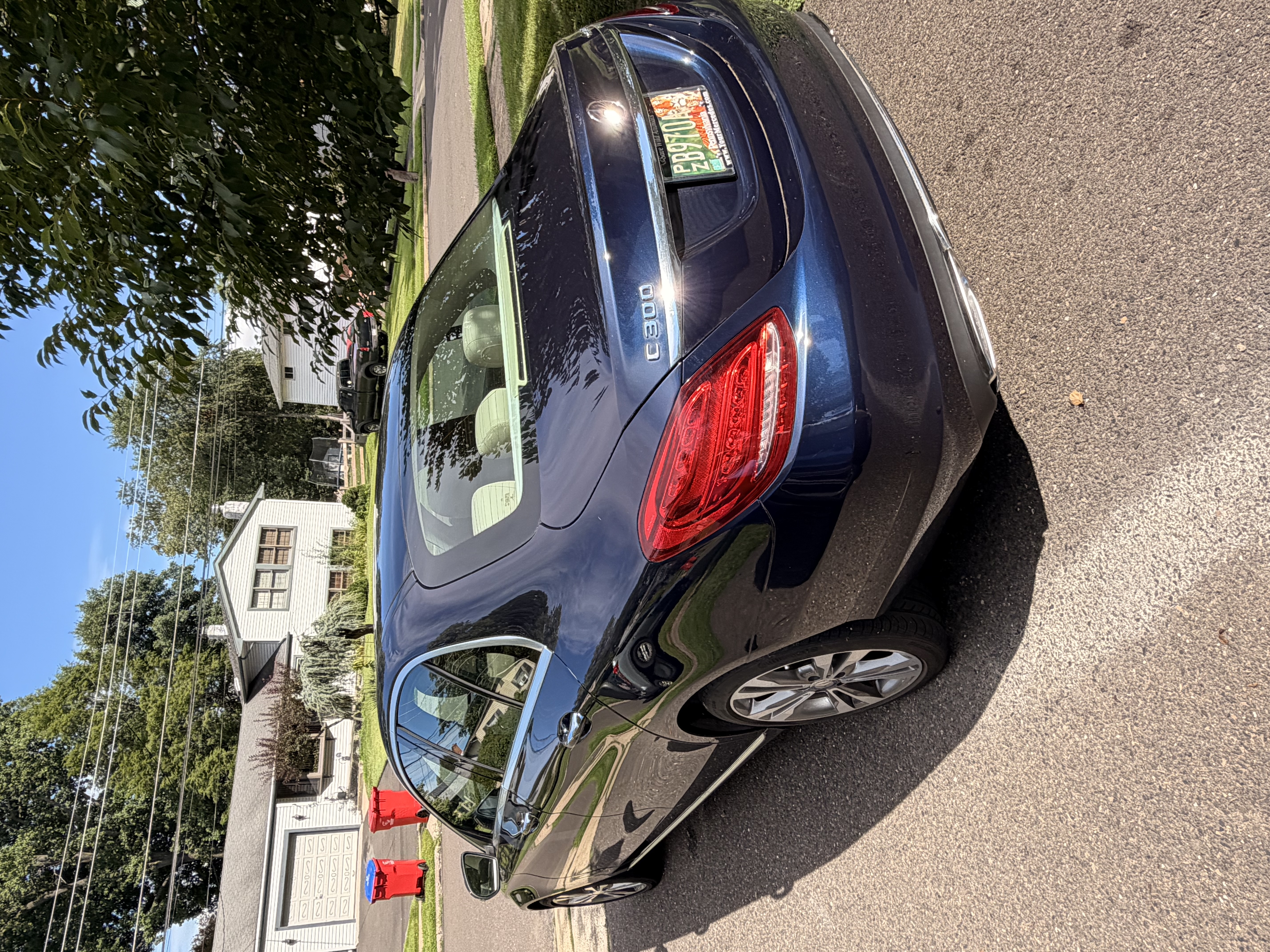Used 2017 Mercedes-Benz C 300 4MATIC Sedan image 4