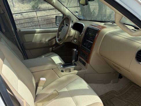Used 2007 Ford Explorer Eddie Bauer image 4