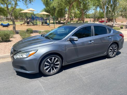 Used 2018 Nissan Altima 2.5 SL FWD image 2