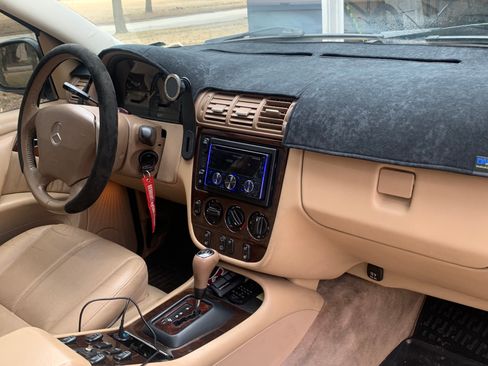 Used 2001 Mercedes-Benz ML 320 4MATIC image 4