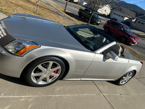 Used 2005 Cadillac XLR RWD image 6