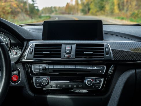 Used 2018 BMW M3 Sedan w/ Competition Package image 22