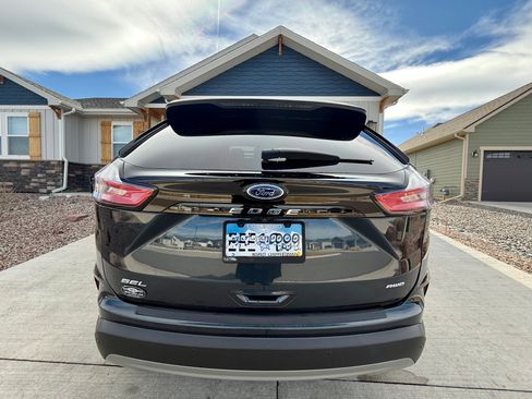 Used 2022 Ford Edge SEL w/ Convenience Package image 2