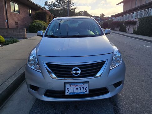 Used 2014 Nissan Versa SV w/ Convenience Package image 1
