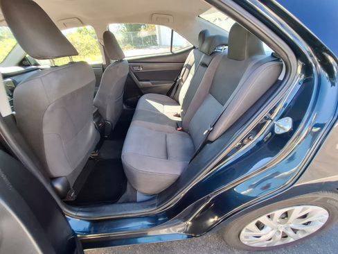 Used 2018 Toyota Corolla LE image 4