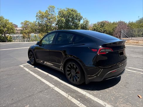 Used 2023 Tesla Model Y Performance AWD/4WD image 4