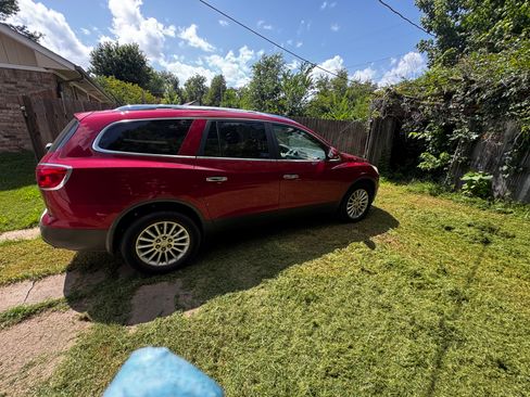 Used 2012 Buick Enclave Leather w/ LPO, Cargo Convenience Pkg AWD/4WD image 4