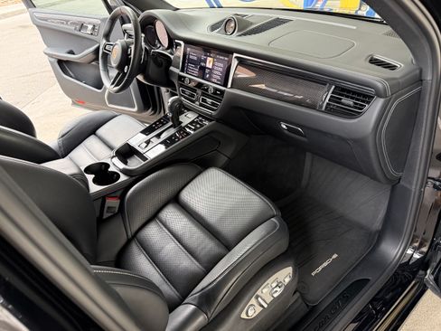 Used 2022 Porsche Macan GTS image 8