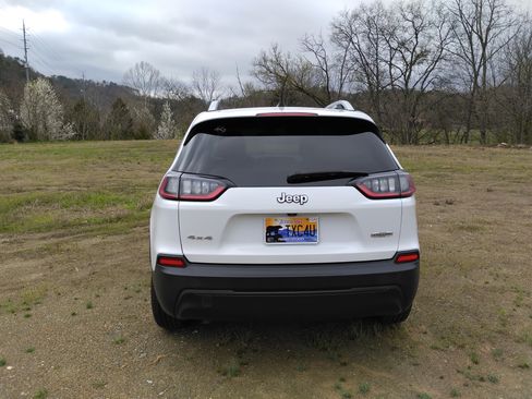 Used 2019 Jeep Cherokee Latitude w/ Popular Appearance Group image 5