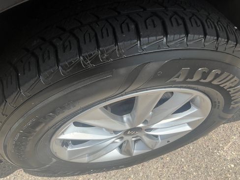 Used 2019 Kia Sorento L FWD image 14