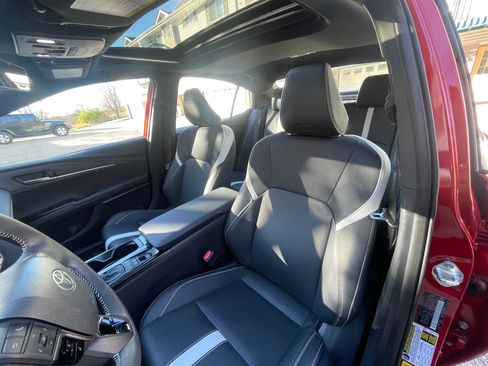 Used 2025 Toyota Camry SE w/ Multimedia Upgrade Package image 5