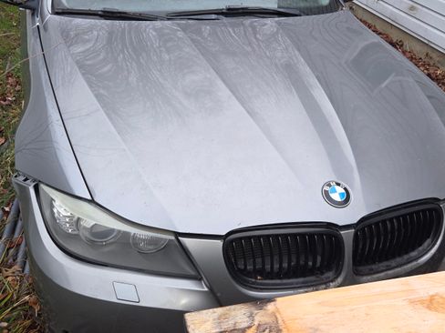 Used 2010 BMW 335i xDrive Sedan image 1