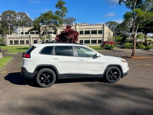 Used 2016 Jeep Cherokee Latitude image 6