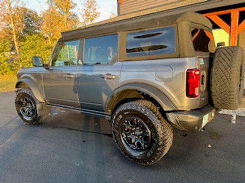 Used 2021 Ford Bronco Black Diamond w/ Sasquatch Package image 6