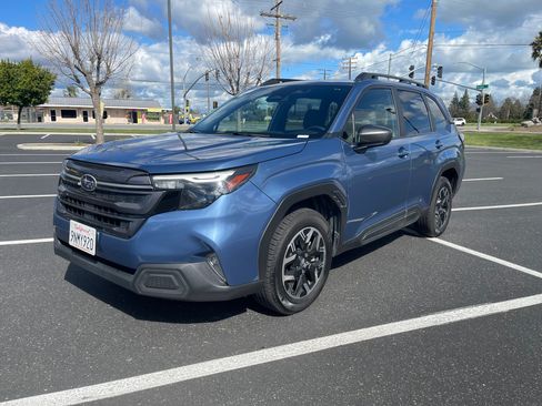 Used 2025 Subaru Forester Premium w/ Convenience Package #1 image 1