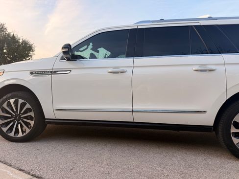 Used 2023 Lincoln Navigator L Reserve image 6