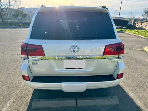 Used 2020 Toyota Land Cruiser Heritage Edition image 8